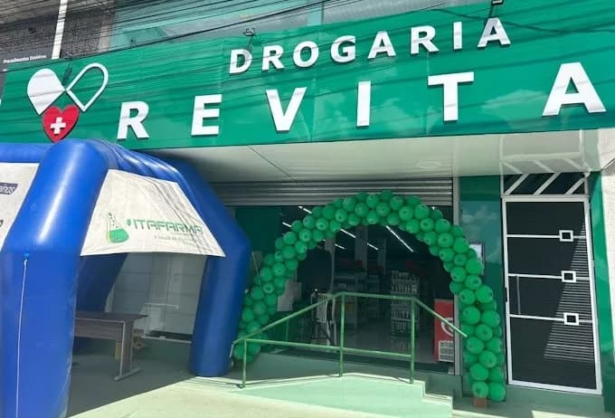 Fachada da Drogaria Revita
